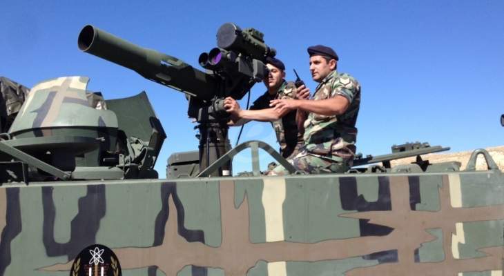 مدفعية الجيش تستهدف تحركات الارهابيين في وادي رافق 