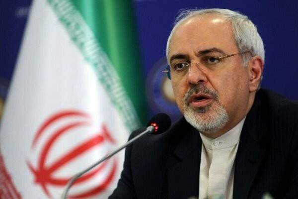 ظريف: أميركا تشن حربا ضد الرعايا الإيرانيين ولو كنا نسعى لتصنيع القنبلة النووية لقمنا بذلك