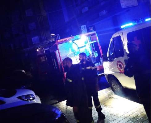 الدفاع المدني: إخماد حريق داخل شقة في برج حمود والعثور على جثة مواطنة