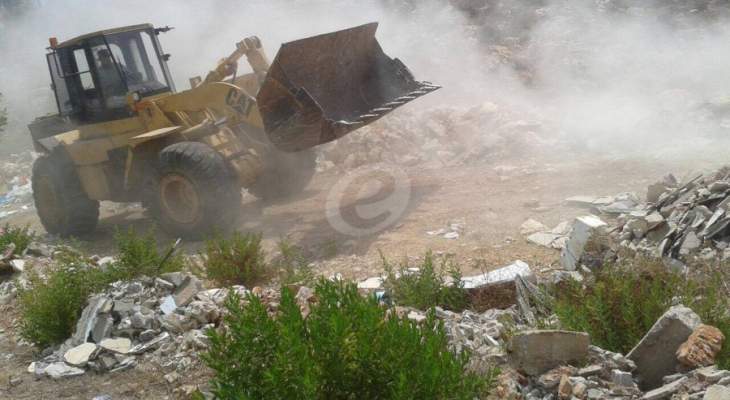 النشرة: بلدية حومين الفوقا تجرف قطعة الأرض التي قيل أنها مكب للنفايات