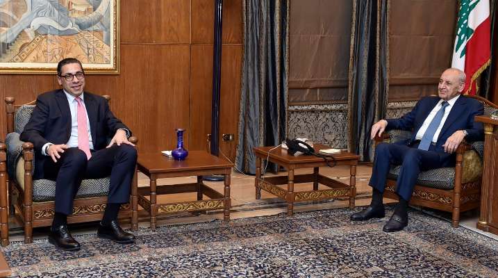 بري التقى فرونتسكا وعرض مع وزير خارجية قبرص للعلاقات الثنائية والأوضاع بلبنان والمنطقة