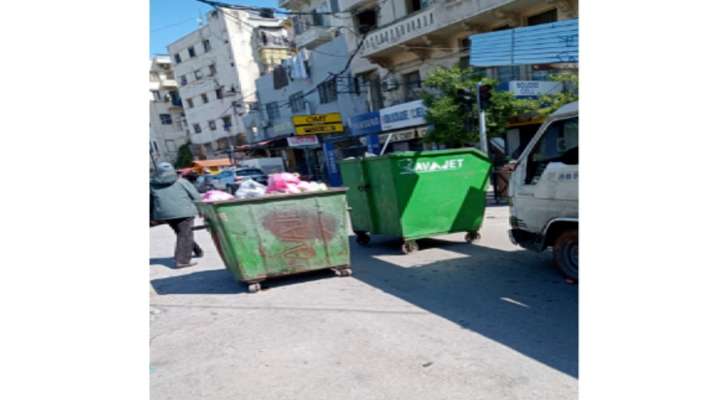 قطع السير عند مستديرة العبدة- عكار وعلى طريق السويقة في طرابلس احتجاجا على الأوضاع المعيشية