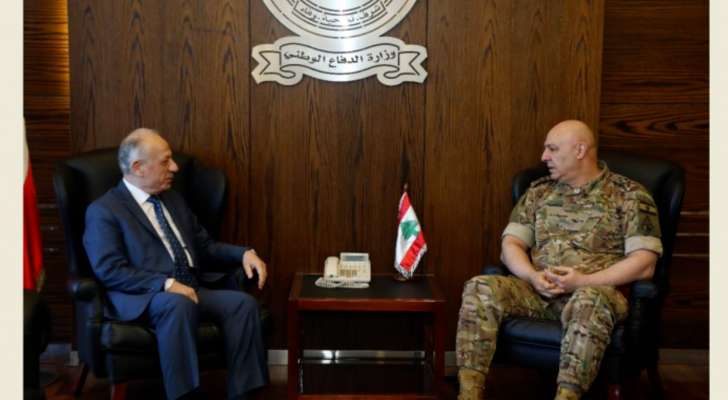 وزير الدفاع التقى قائد الجيش وبحثا أوضاع المؤسسة العسكرية والوضع الأمني العام