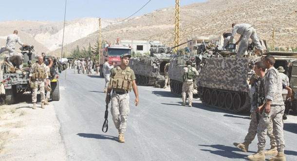 النشرة: الجيش نفذ مداهمات في بلدة الصويري على خلفية فرار مطلوب من دورية لقوى الامن الداخلي