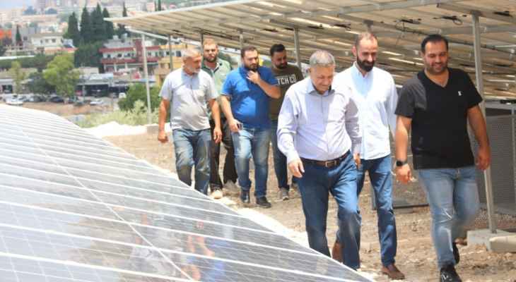 جابر اطلع على المراحل الأخيرة لمشروع تزويد محطة الضخ المائية بالطاقة الشمسية في النبطية