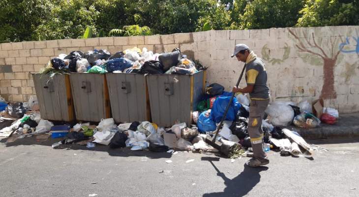 النشرة: عودة أزمة النفايات الى صيدا بعد معلومات عن توقف شركة الجمع عن العمل