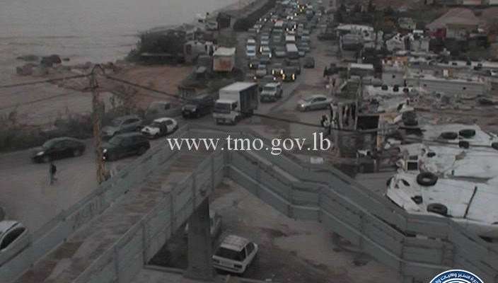 حركة المرور كثيفة على الطريق البحرية من انطلياس باتجاه بيروت