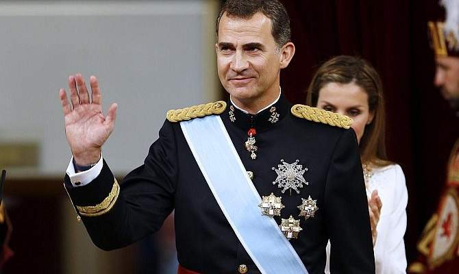 الملك الإسباني يحل البرلمان ويدعو لانتخابات جديدة في 26 حزيران المقبل