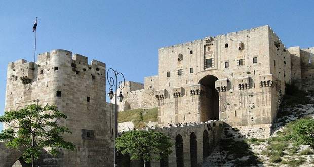 مدير المواقع الاثرية في سوريا ينفي تعرض سور قلعة حلب لأي انهيار