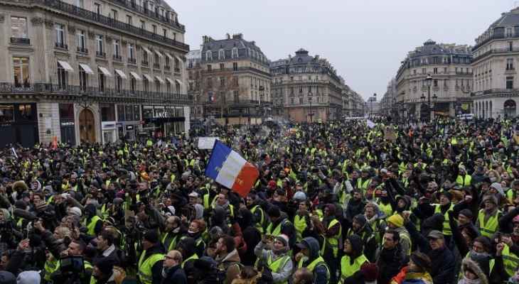 الإضرابات العمالية توقف نقل الوقود من المصافي في فرنسا