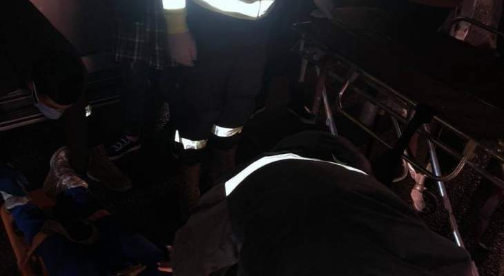 الدفاع المدني: جريحة جراء حادث سير على طريق عام الشبريحا صور