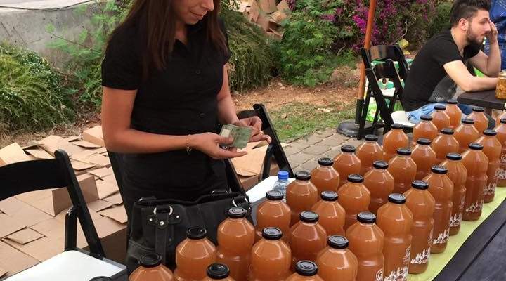  بلدية جبيل اقامت مهرجاناً للتفاح للتخفيف من اعباء المزارعين
