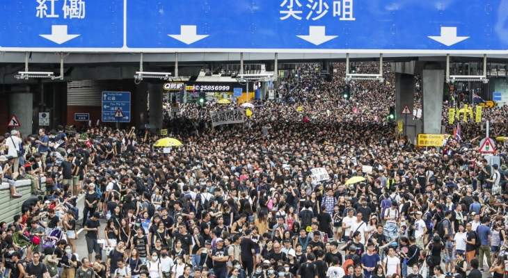 الغارديان: مواجهة هونغ كونغ للاحتجاجات قد يقوض صورتها كمدينة منفتحة كوزموبوليتانية