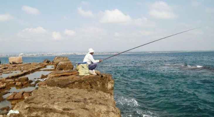 نقابة صيادي الاسماك: العديد من الصيادين مهددين بترك العمل وللإسراع في اقرار الضمان الصحي لهم