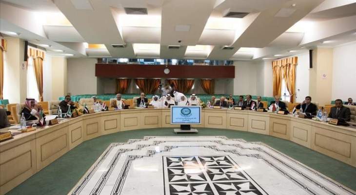 مجلس وزراء الداخلية العرب يدعو إلى تعزيز إجراءات المراقبة على السفر 