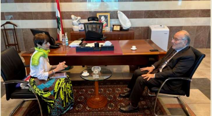 الحلبي عرض وسفيرة الارجنتين تعزيز العلاقات الثنائية بين البلدين على المستوى الجامعي والثقافي