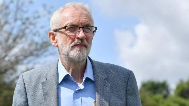 زعيم حزب العمال البريطاني حض على الإطاحة بجونسون لتجنب "بريكست" بدون اتفاق