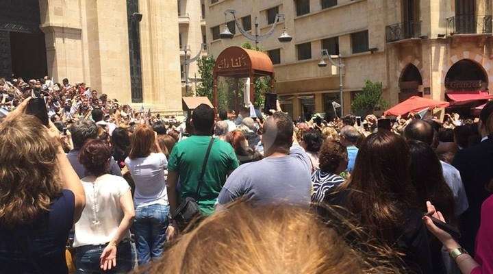 مصدر روحي للنشرة: هجوم احدى شخصيات 14 اذار على زيارة عذراء فاطيما للبرلمان &quot;شيطاني&quot;