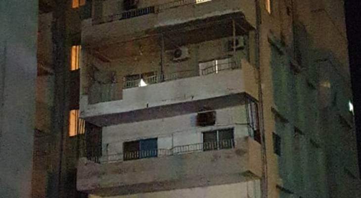 النشرة: جريحة نتيجة سقوط شرفتين من بناية سكنية عالية بمدينة صور