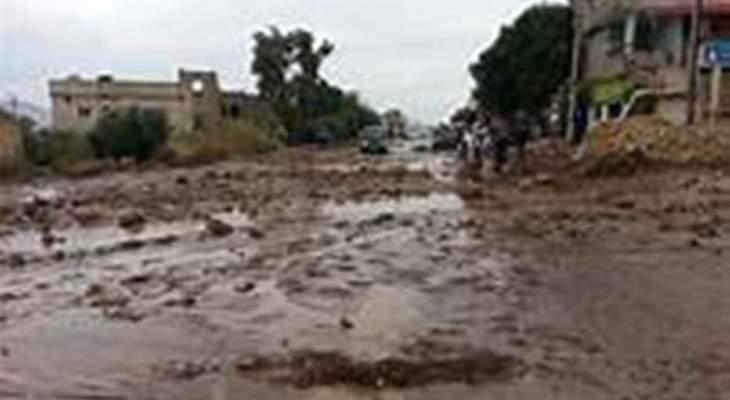 إنقاذ 25 شخصا بينهم أطفال من أصل 44 شخصا جرفتهم السيول بالأردن
