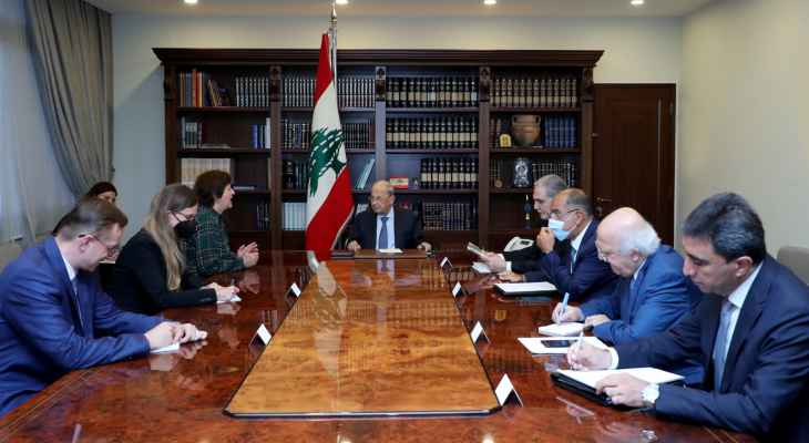 الرئيس عون أبلغ رونيسكا التزام لبنان بالقرار 1701 رغم الخروقات الإسرائيلية: هوكشتاين آت إلى بيروت نهاية الأسبوع