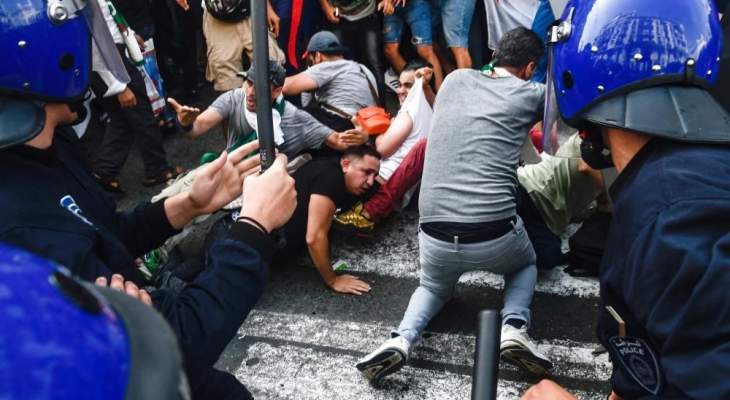 الشرطة الجزائرية تحقق في تعرّض متظاهرين للضرب من قبل الأمن