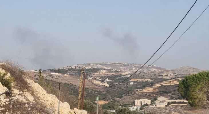 انسحاب فرق اطفاء من مكان حريق إثر غارة ببلدة بني حيان بعد استهدافه بصاروخين من مسيّرة إسرائيلية