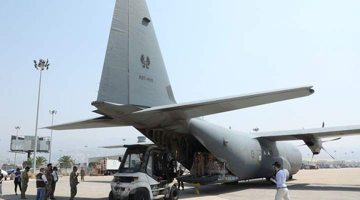 الجيش: وصول طائرتين محملتين بمساعدات غذائية وطبية خلال الساعات الماضية
