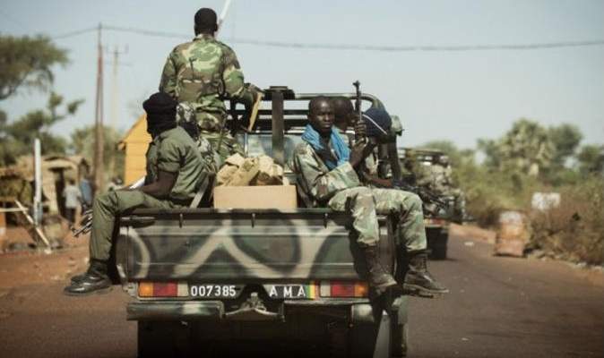 الجيش في مالي: مقتل 24 جنديا من الجيش في وسط البلاد