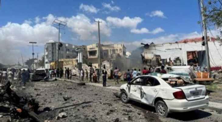 مقتل 22 شخصا منهم رئيس مدينة مركا الصومالية جراء 3 تفجيريات انتحارية
