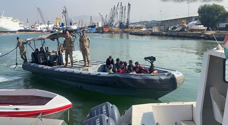 الجيش: إحباط عملية تهريب أشخاص عبر البحر وتوقيف 54 شخصا بطرابلس وانتشال مركب كان يغرق وهو في طريقه إلى قبرص