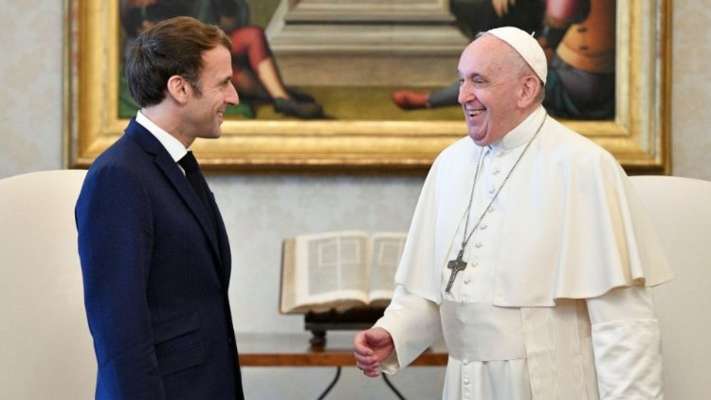 البابا فرنسيس التقى ماكرون وتبادلا الآراء حول التزام فرنسا في لبنان والشرق الأوسط وأفريقيا