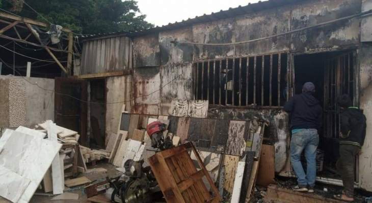 الدفاع المدني: إخماد حريق داخل معمل للرخام في الشويفات