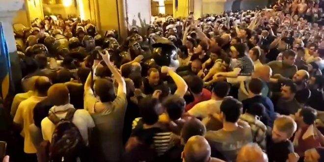 داخلية جورجيا: اعتقال 120 شخصا على خلفية الاحتجاجات في تبليسي