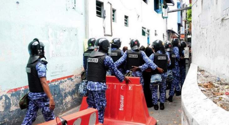 رئيس المالديف أغلق البرلمان وطرد المشرعين