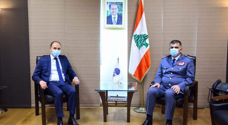 مدير عام قوى الأمن الداخلي عرض مع سفير تونس للأوضاع العامة في البلاد