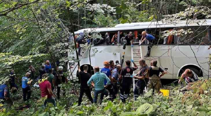 قتيل وعشرات المصابين بحادث حافلة سياحية في تركيا