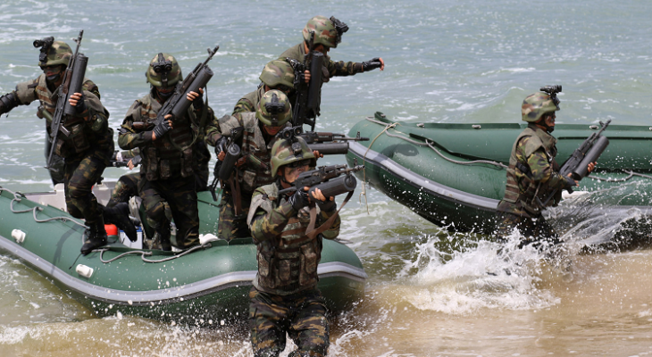 دفاع كوريا الجنوبية سترسل مدمرة وجنود إلى مضيق هرمز  