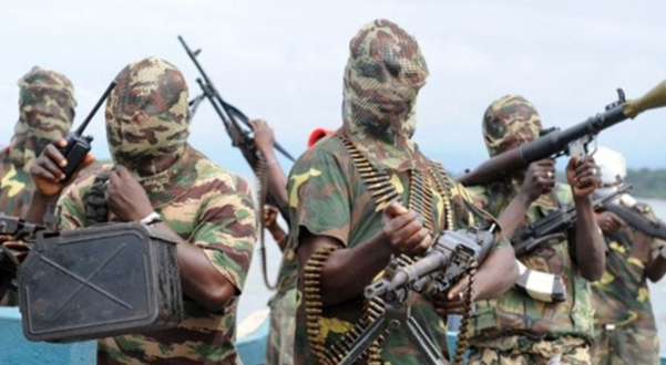 مقتل أكثر من 100 شخص في هجمات شنها مسلحون وسط نيجيريا