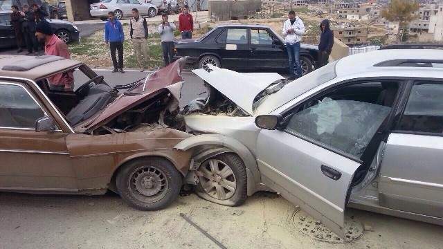 النشرة: مقتل شخص واصابة 5 آخرين في حادث سير على طريق حزرتا