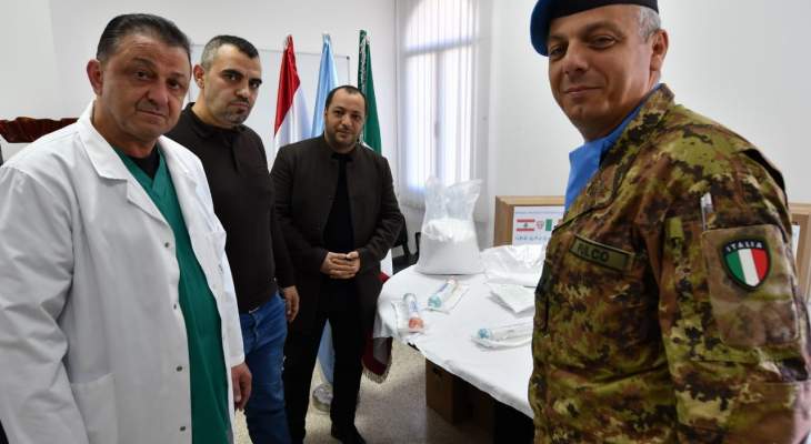 قائد القطاع الغربي في اليونيفيل قدم هبة إيطالية لمستشفى بنت جبيل الحكومي