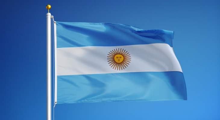 تراجع بورصة الأرجنتين بنسبة 30 بالمئة بعد هزيمة الرئيس ماكري