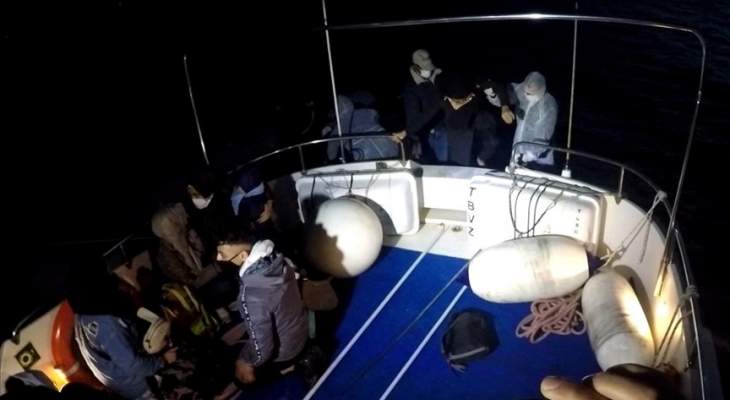 خفر السواحل التركي أنقذ 11 طالب لجوء و5 مهاجرين دفعتهم اليونان نحو المياه التركية