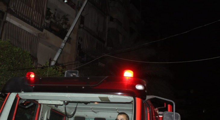 اطفاء بيروت ازال أحد اعمدة الانارة المهددة بالسقوط في منطقة الطريق الجديدة