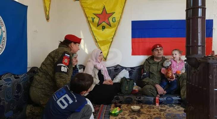 النشرة: وحدات حماية الشعب تسلم قوات روسيا بعفرين عائلة روسية داعشية