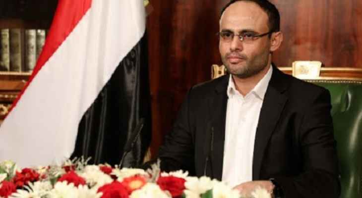 قائد القوات المسلحة لـ"أنصار الله": استمرار العدوان على اليمن سيشكل مخاطر على الاقتصاد والاستثمار بالإمارات