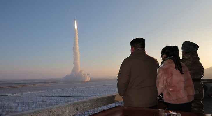 زعيم كوريا الشمالية أشرف على تجربة إطلاق صاروخ باليستي عابر للقارات: إشارة واضحة للقوى المعادية