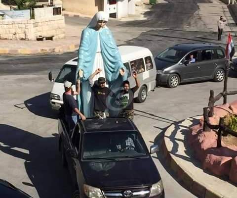 إعادة تمثال العذراء الى مكانه في بلدة معلولا بتوجيه من الرئيس الأسد
