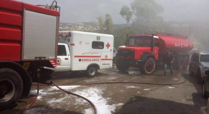 فرق الإطفاء في الدفاع المدني اخمدت حريق أعشاب يابسة في قرطبا