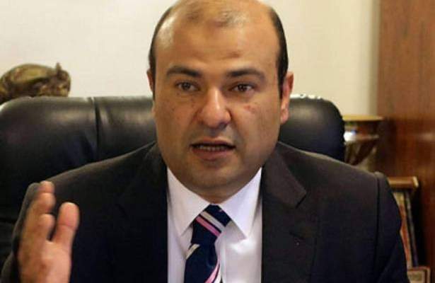 وزير التموين المصري يستقيل من منصبه بسبب قضية فساد